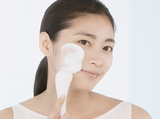 How To: Cleansing Massage Brush